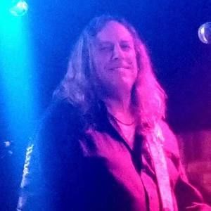 Meet your Posher, Eddie